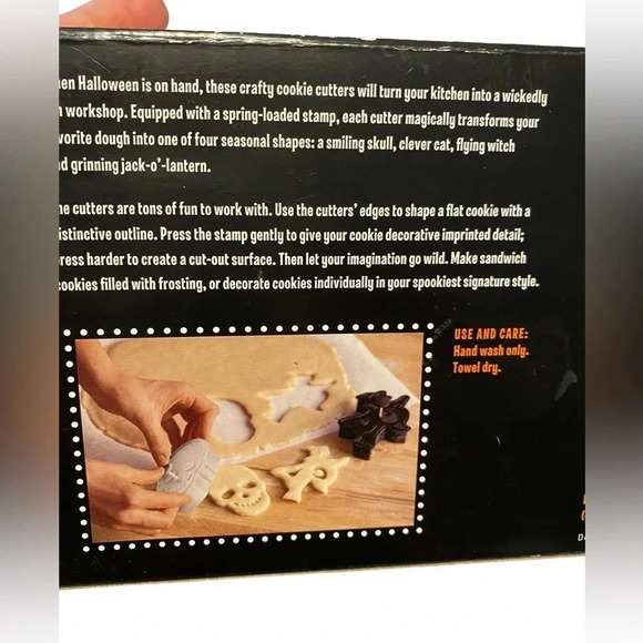 NIB Williams Sonoma Halloween Stamped Cookie Cutters- Set of 4 - Picture 5 of 6